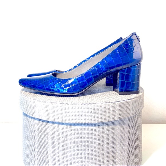 NWOB Stuart Weitzman Croc Embossed Block Heel Pump - Picture 1 of 8